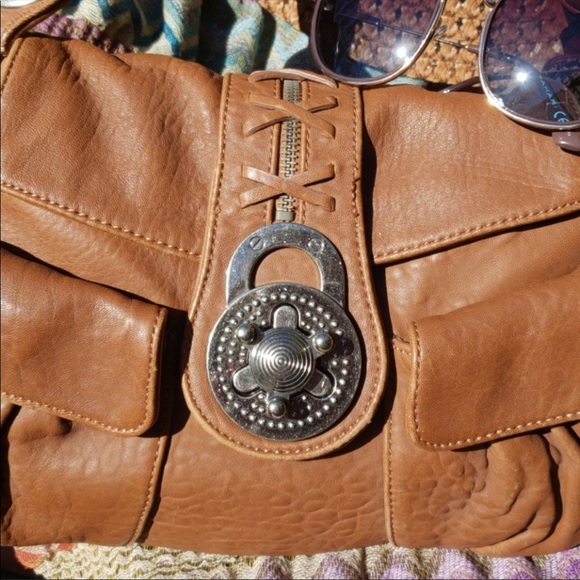 EUC Steve Madden distressed leather brown hobo - Picture 2 of 8